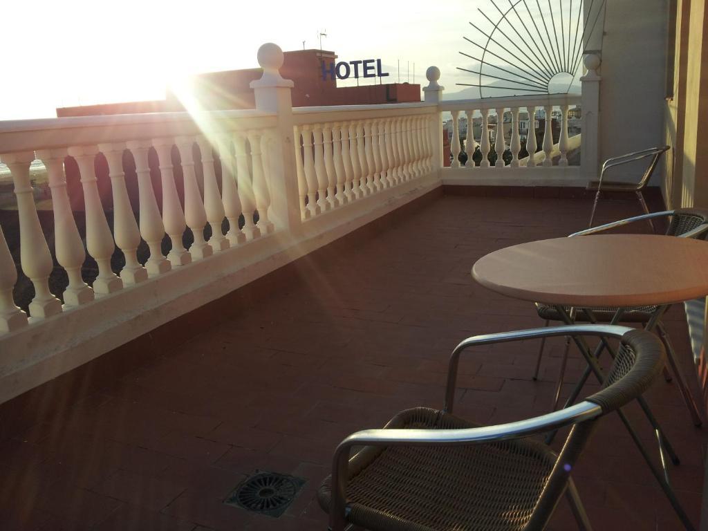 Hostal Tarik Hotel Tarifa Exterior photo